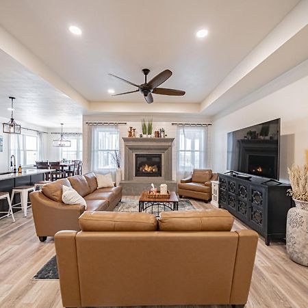 Teton Valley Getaway With Private Deck And Hot Tub! Эштон Экстерьер фото