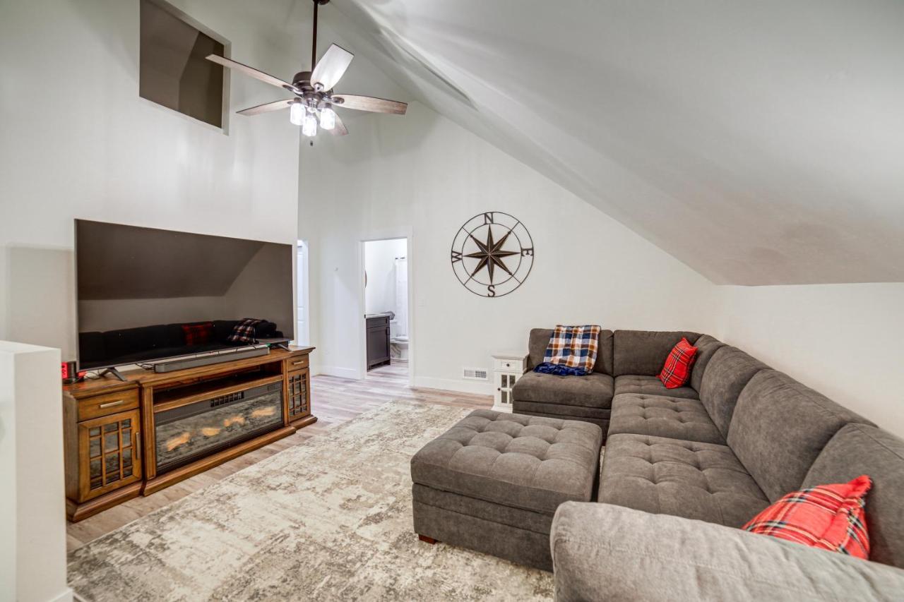 Teton Valley Getaway With Private Deck And Hot Tub! Эштон Экстерьер фото