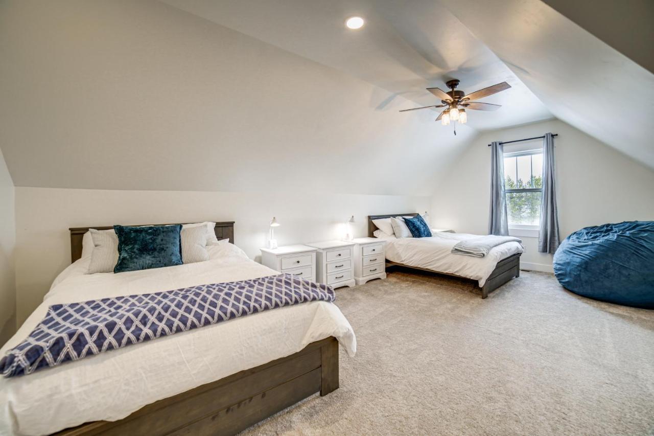 Teton Valley Getaway With Private Deck And Hot Tub! Эштон Экстерьер фото