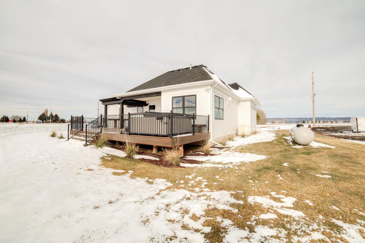 Teton Valley Getaway With Private Deck And Hot Tub! Эштон Экстерьер фото